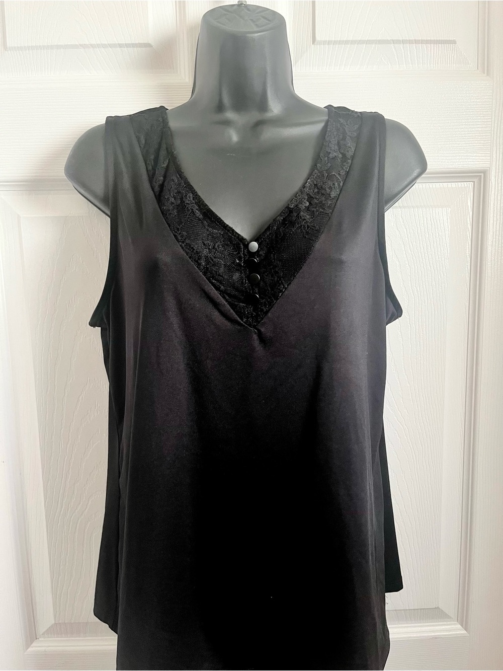 Y2K San Francisco Top Black Satin Fluid Camisole Large V-Neck Lace Sleeveless
